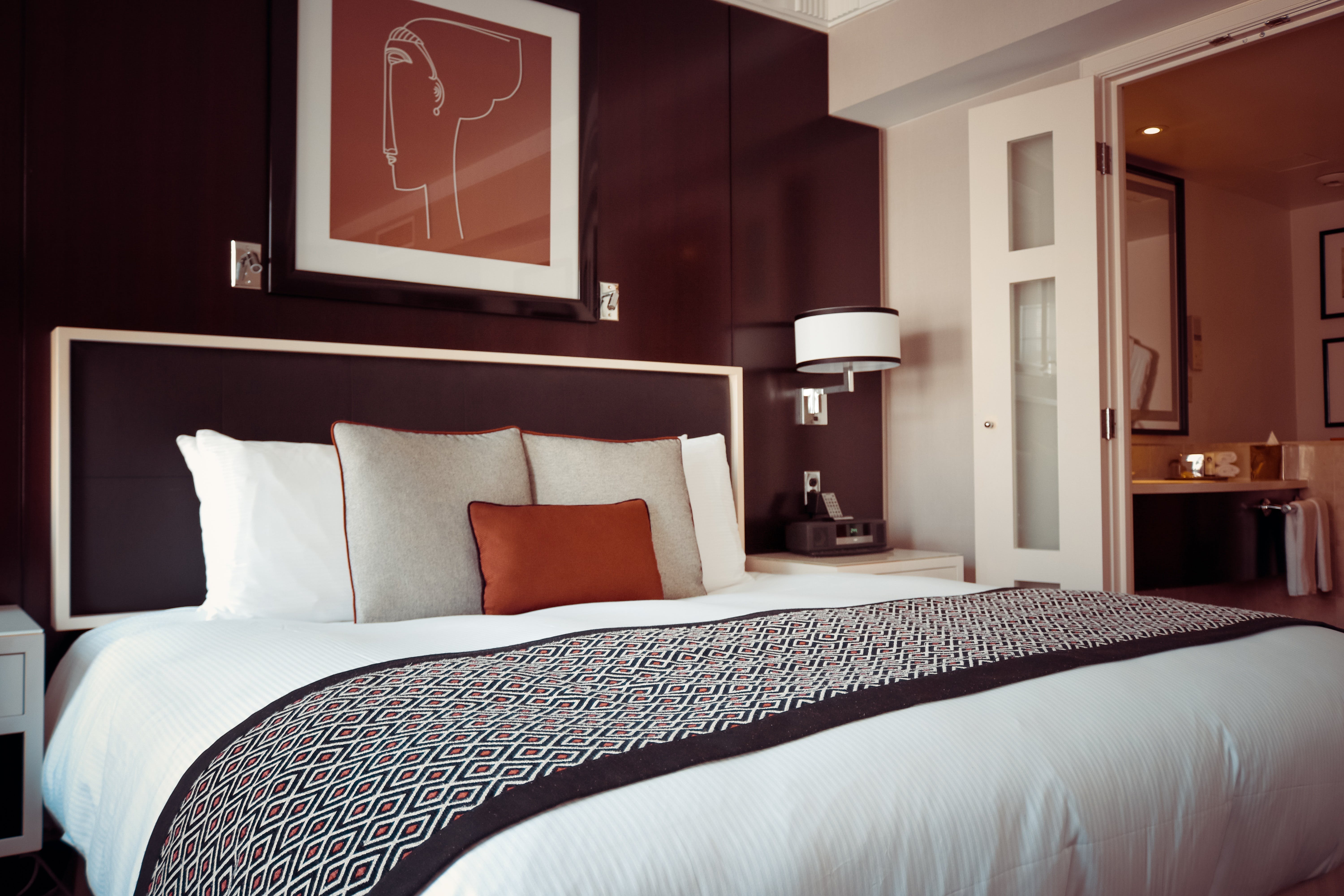 Łóżko hotelowe a jakość snu